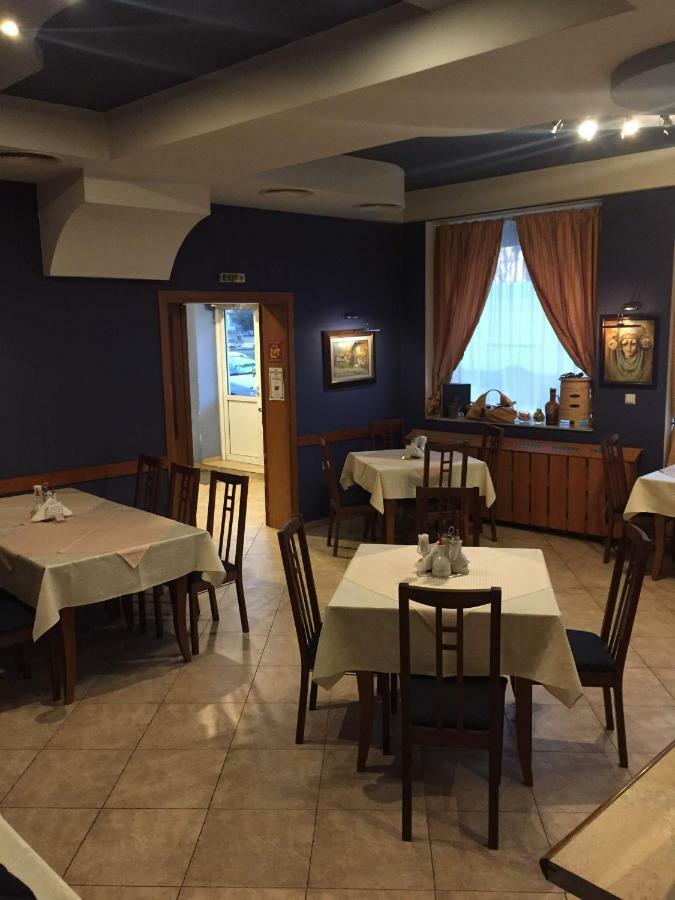 Family Hotel Odessa 세블리에보 외부 사진